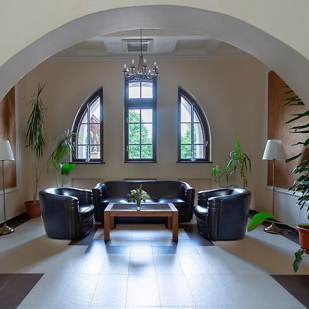 ホテル Casa Danielescu Târgu Jiu エクステリア 写真